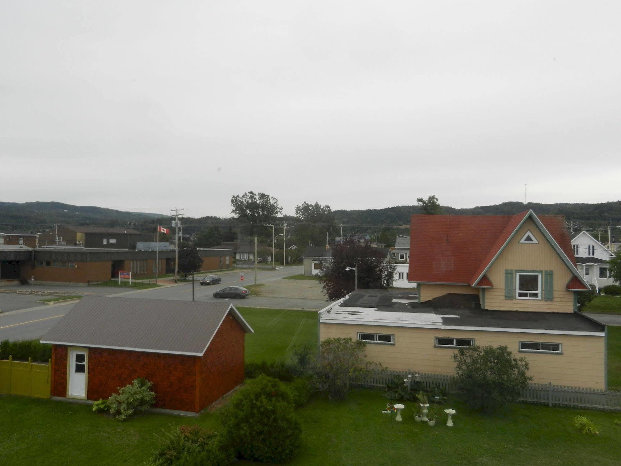 Gite La Ptite Falaise Hebergement Touristique Sainte Anne-des-Chênes エクステリア 写真