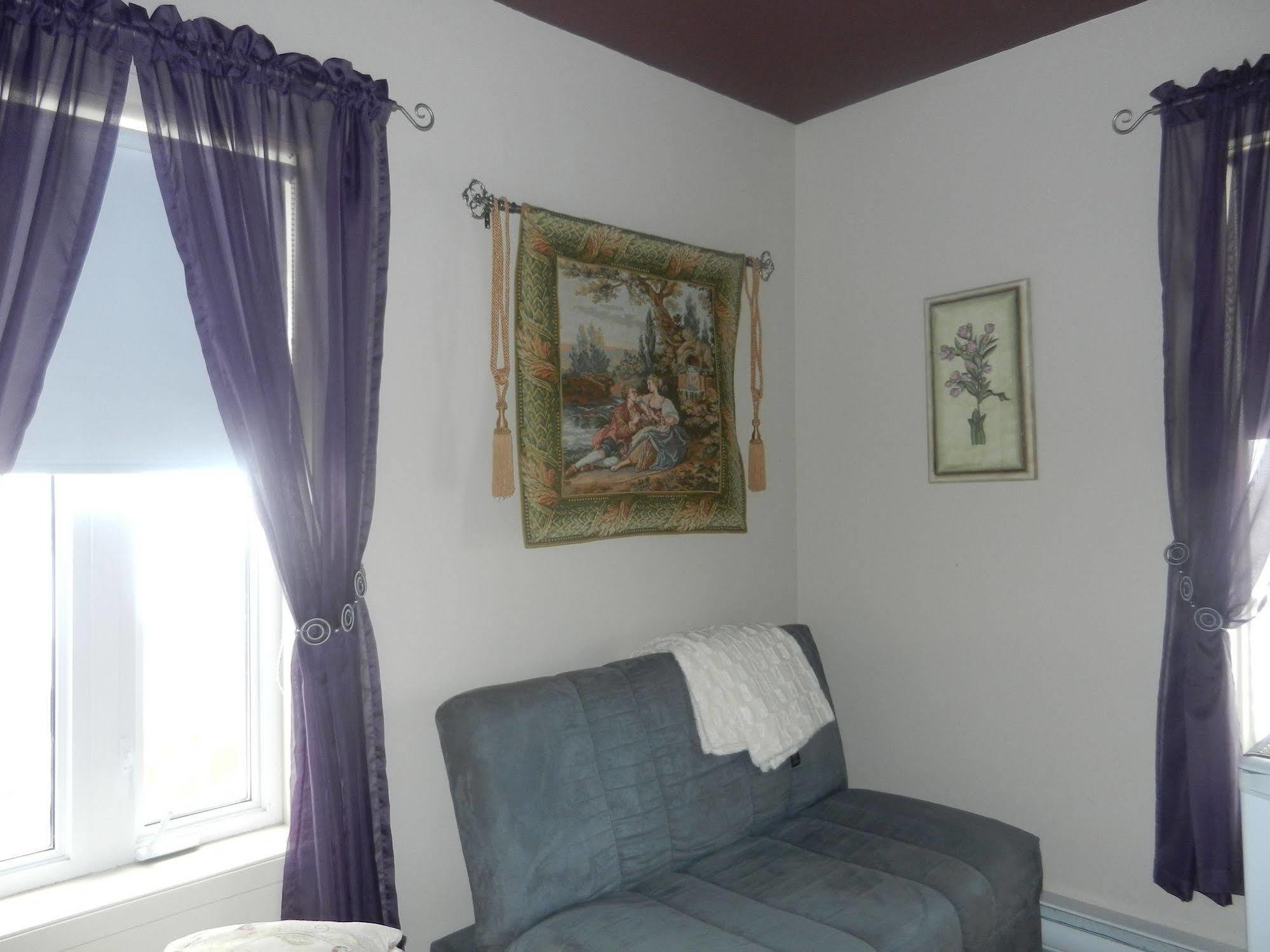 Gite La Ptite Falaise Hebergement Touristique Sainte Anne-des-Chênes エクステリア 写真